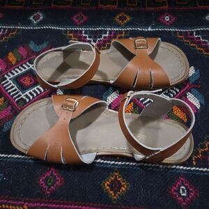 Salt Water Sandals Classic Leather Sandals – Women’s Size 9 – Tan/Cognac